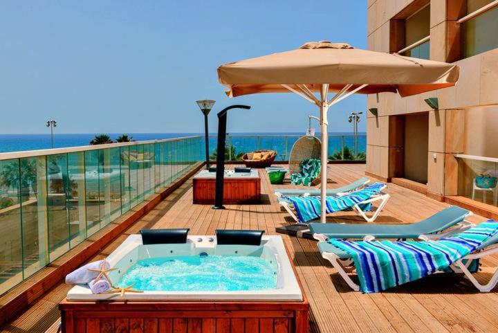 Amazing Suite On The Sea-סוויטה מדהימה על הים บัตยัม ภายนอก รูปภาพ