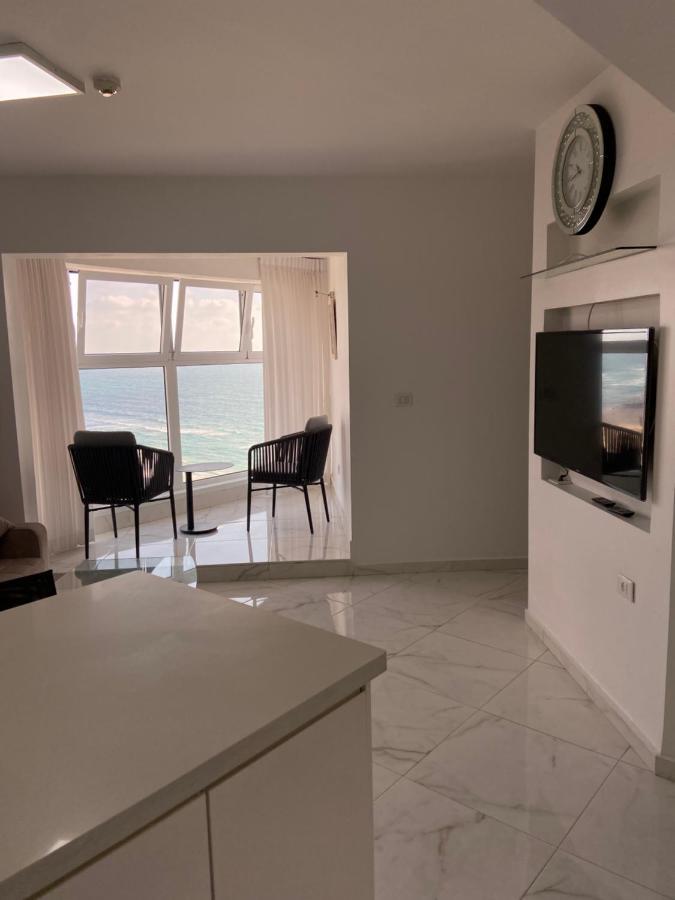 Amazing Suite On The Sea-סוויטה מדהימה על הים บัตยัม ภายนอก รูปภาพ