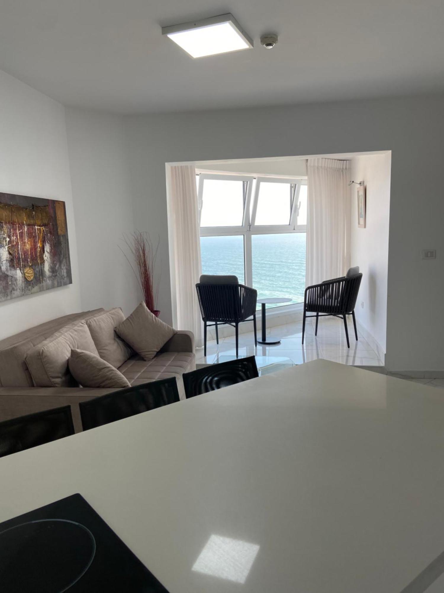 Amazing Suite On The Sea-סוויטה מדהימה על הים บัตยัม ภายนอก รูปภาพ