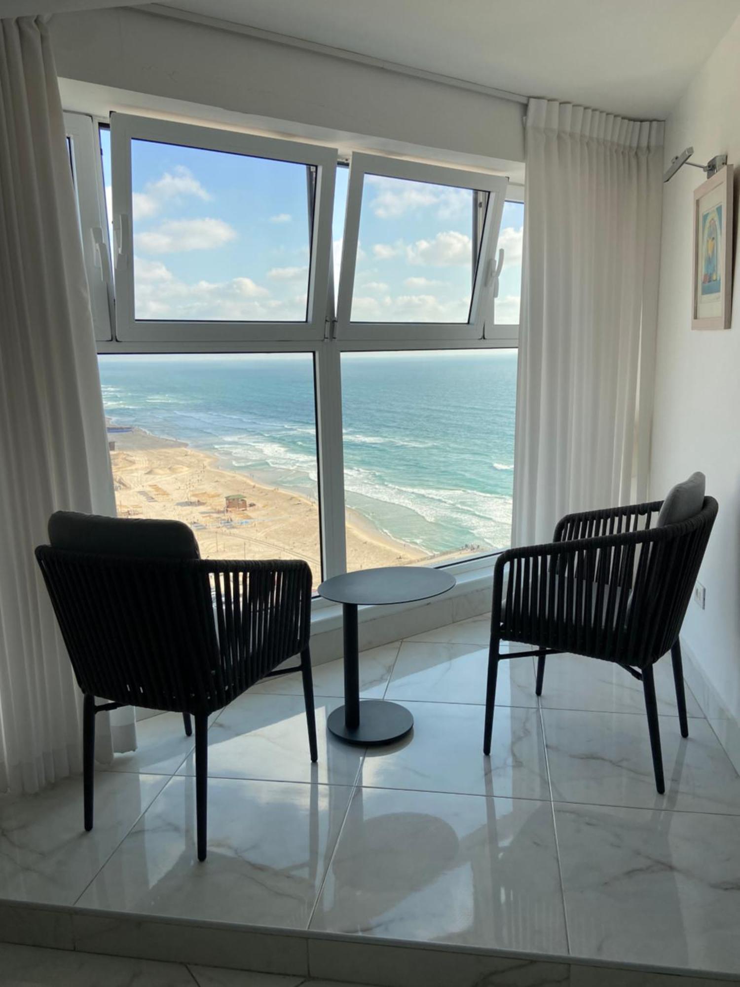 Amazing Suite On The Sea-סוויטה מדהימה על הים บัตยัม ภายนอก รูปภาพ