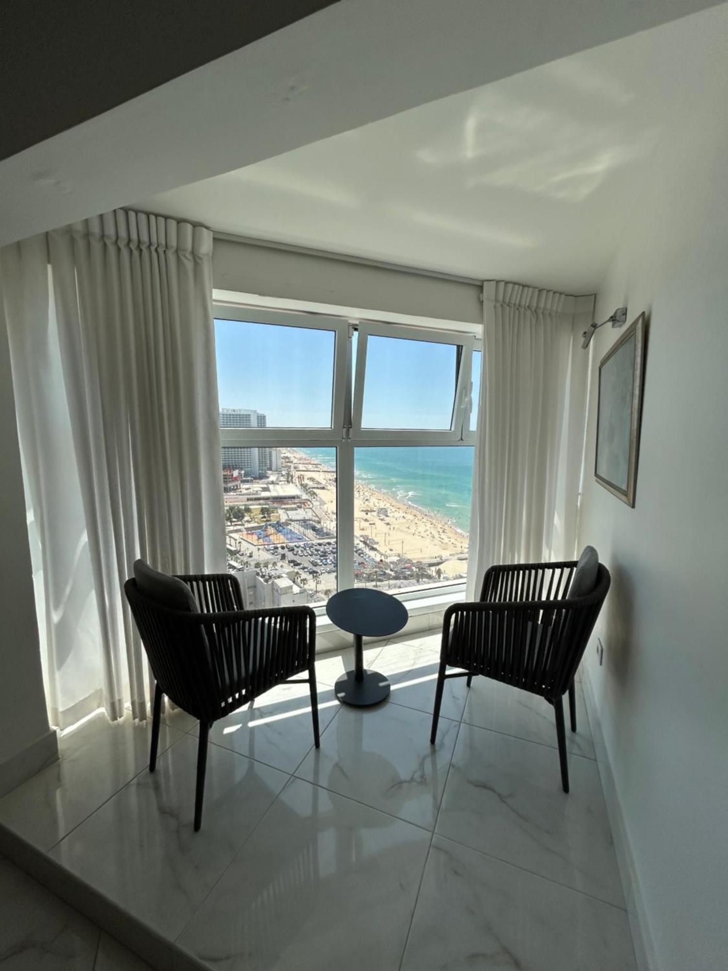 Amazing Suite On The Sea-סוויטה מדהימה על הים บัตยัม ภายนอก รูปภาพ