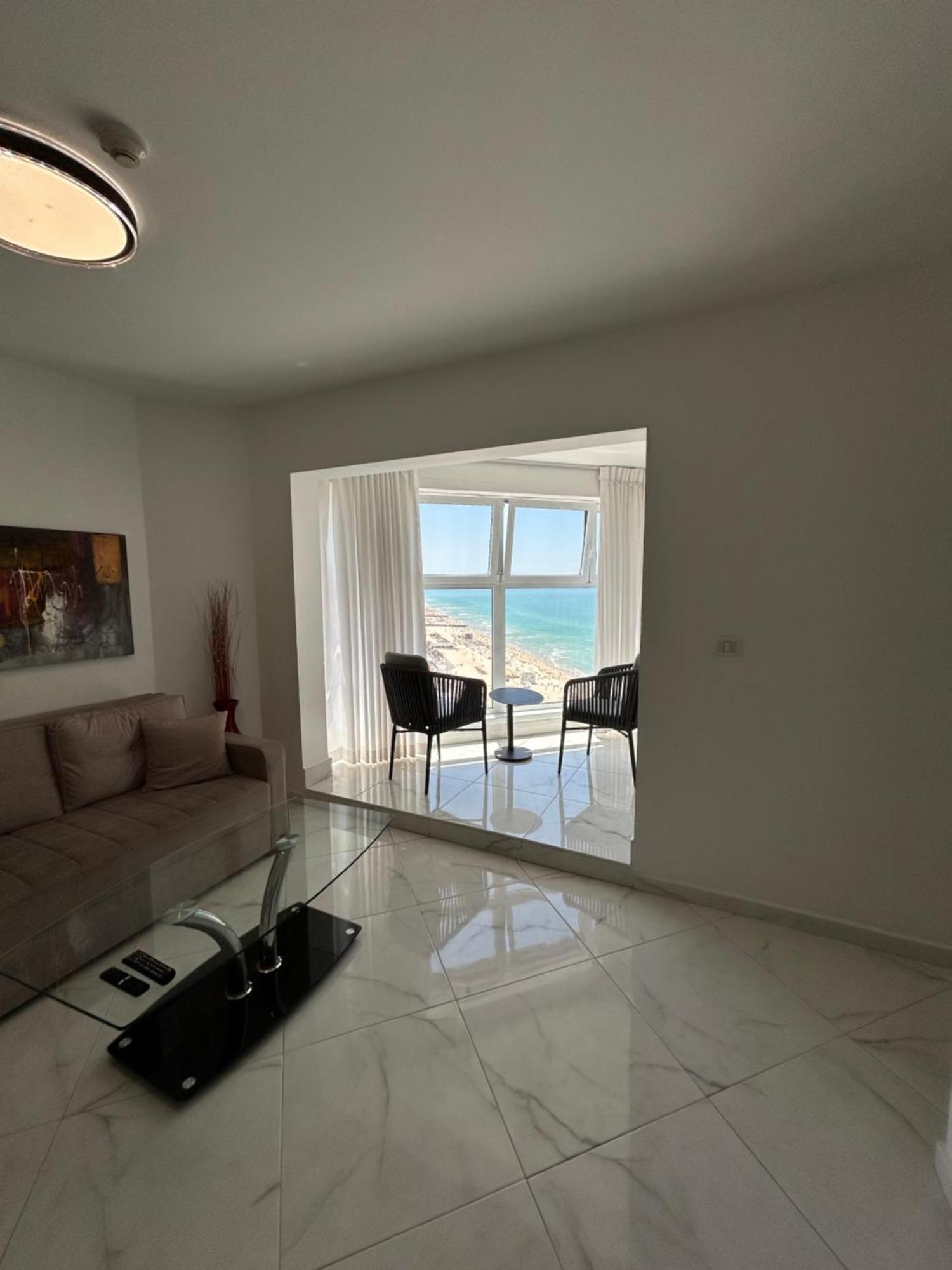Amazing Suite On The Sea-סוויטה מדהימה על הים บัตยัม ภายนอก รูปภาพ