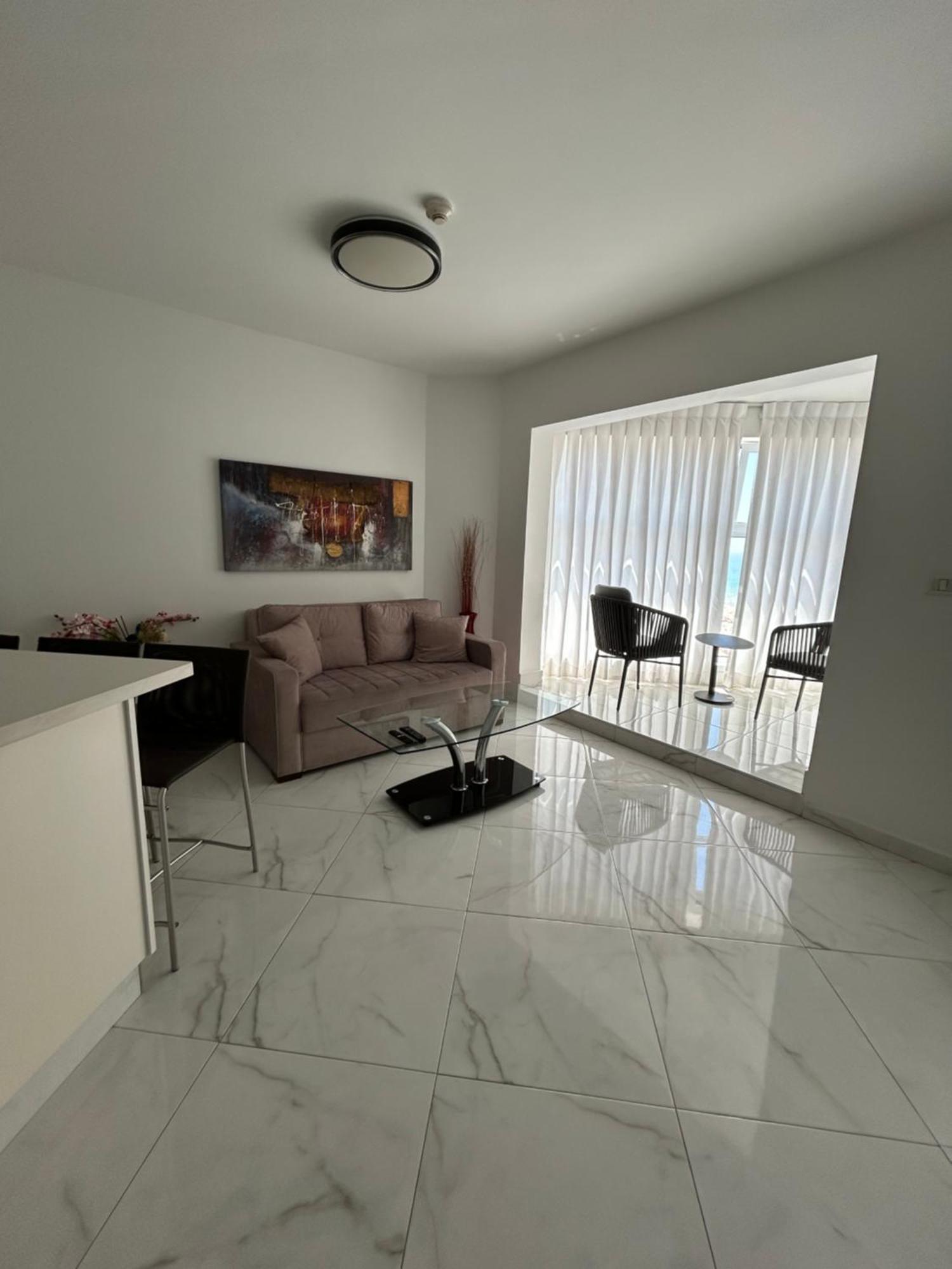 Amazing Suite On The Sea-סוויטה מדהימה על הים บัตยัม ภายนอก รูปภาพ